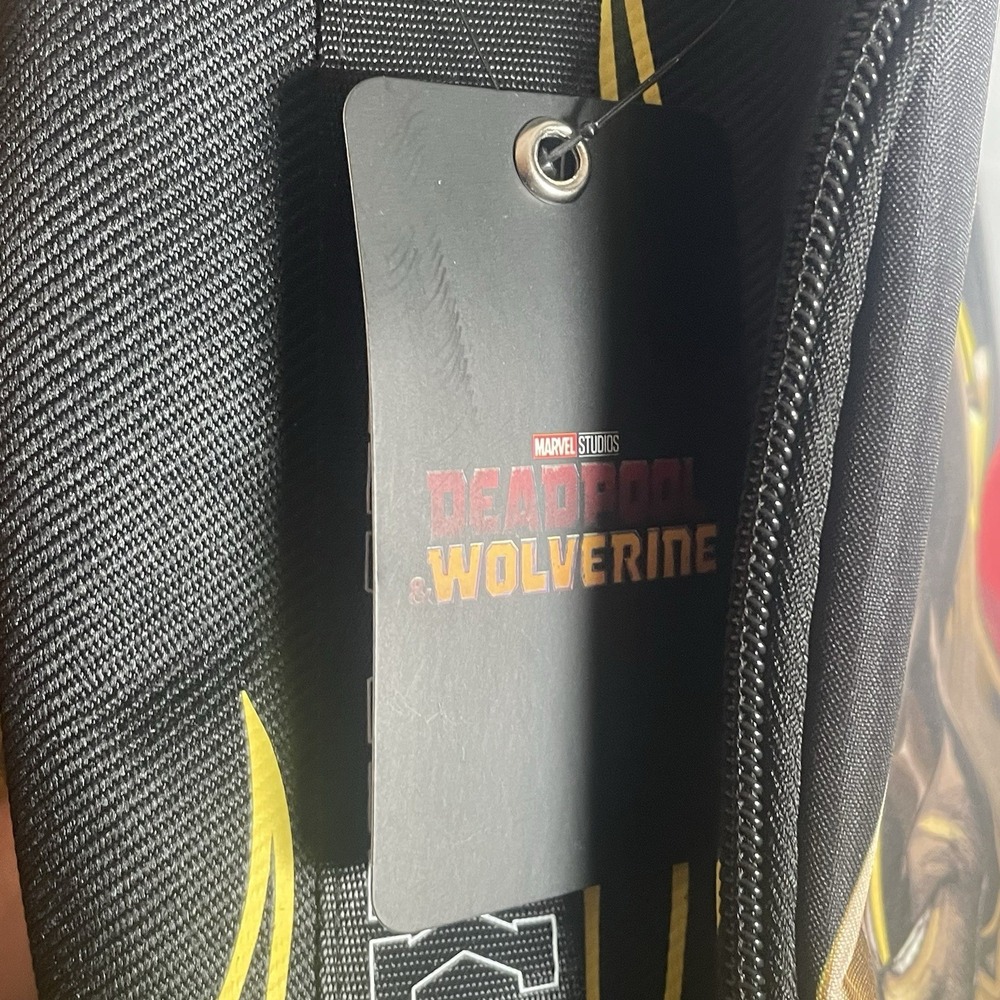 Marvel Deadpool & Wolverine Split Bioworld Backpa… - image 8